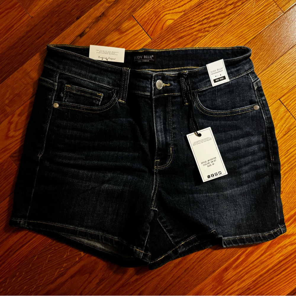 Judy Blue Jean Classic Mid Ride Shorts